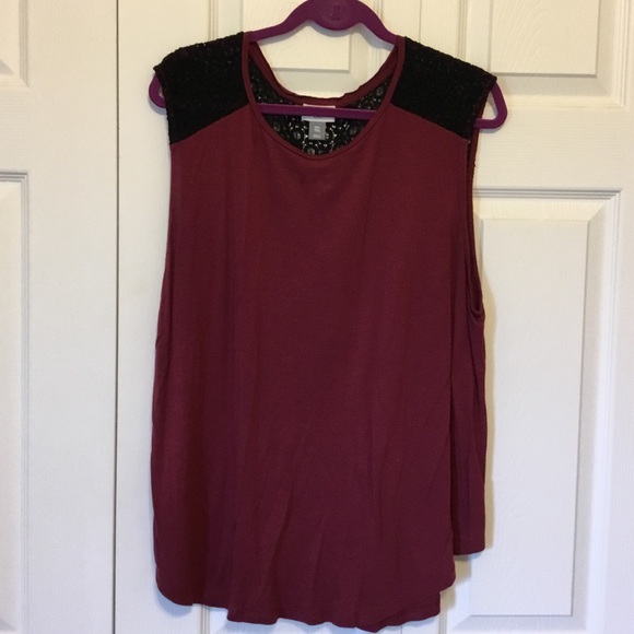 Old Navy Tops - 5/$20 Old Navy Burgundy and black crochet tank